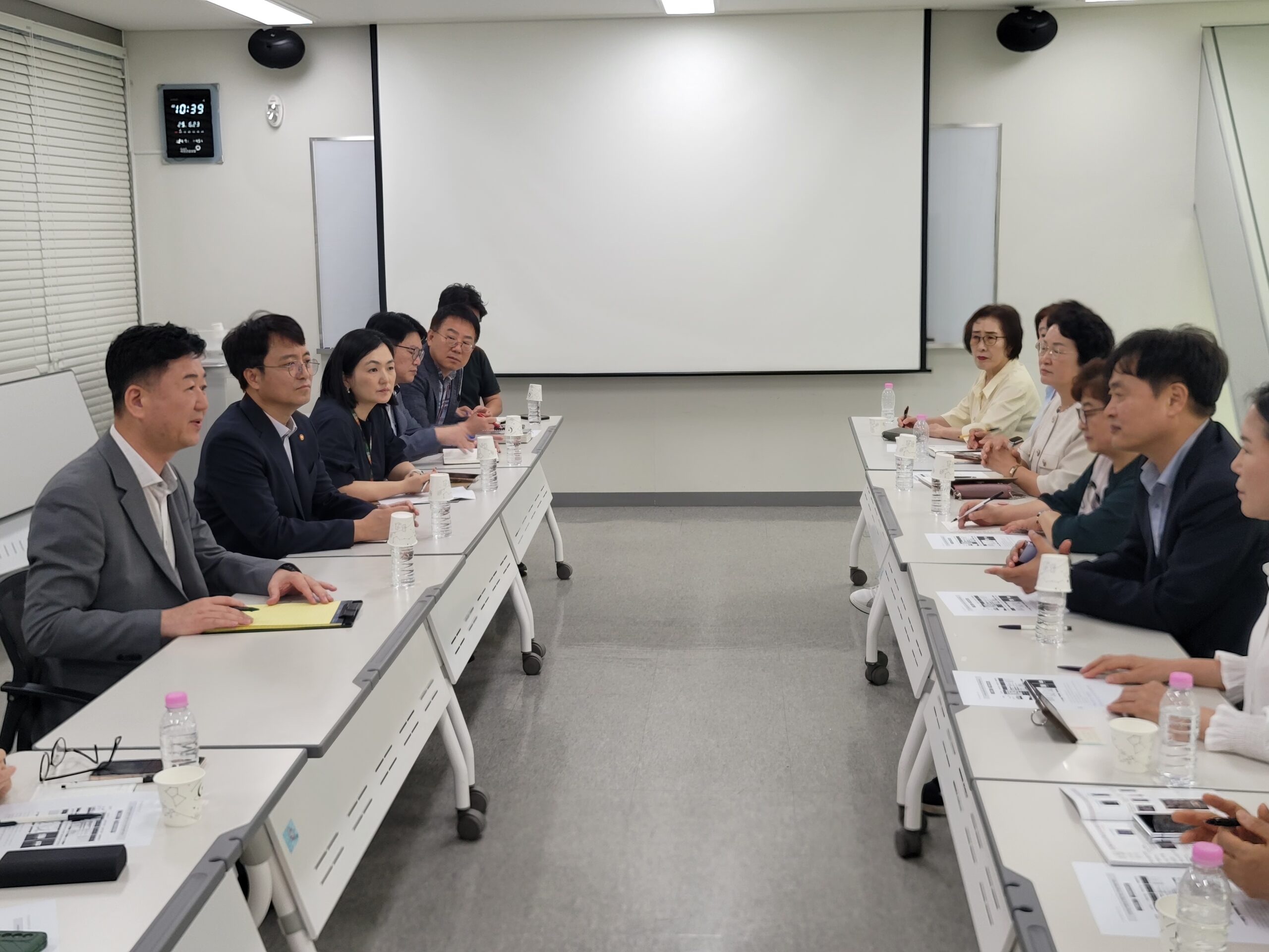 대한요양보호사협회, 수급자 서명 의무화 폐지 요구 성명서 발표 및 국민건강보험공단과 간담회 진행